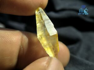 Ceylon Natural Yellow Sapphire – Excellent Transparent Doubly Terminated Crystal
