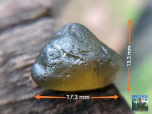 CEYLON NATURAL OLIVE GREEN ZIRCON ROUGH GEMSTONE