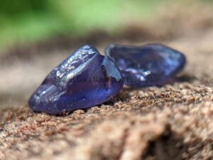 CEYLON NATURAL PURPLE SAPPHIRE ROUGH