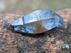 CEYLON NATURAL LIGHT BLUE HEATING SAPPHIRE CRYSTAL "GEUDA ( DUM GAL )"  glass body crystal