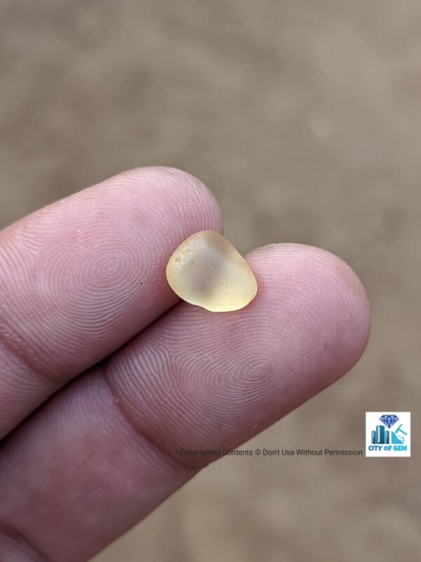 CEYLON NATURAL YELLOW SAPPHIRE ROUGH GEMSTONES - city of gem Ratnapura