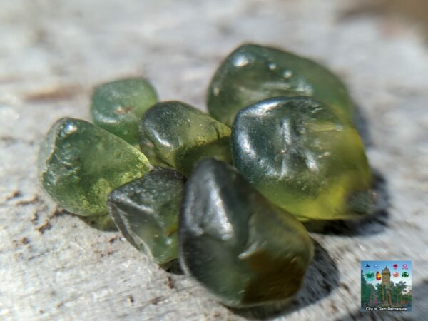 CEYLON NATURAL GREEN ZIRCON ROUGH GEMSTONES LOT - city of gem Ratnapura