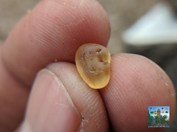 CEYLON NATURAL YELLOW SAPPHIRE ROUGH GEMSTONE - city of gem Ratnapura