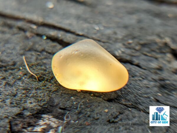 CEYLON NATURAL YELLOW SAPPHIRE ROUGH GEMSTONES - city of gem Ratnapura