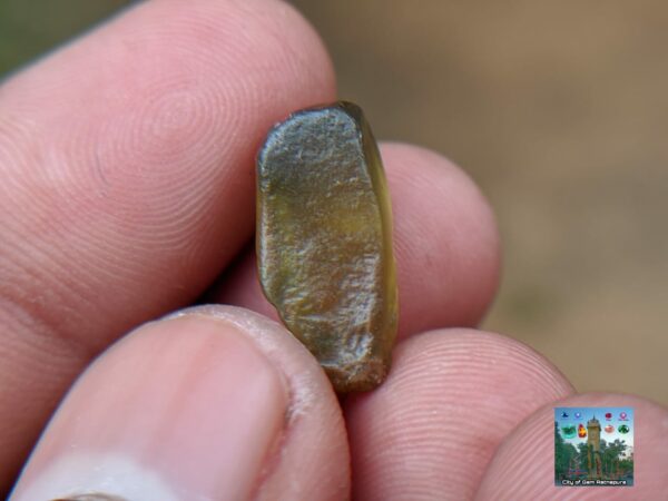 CEYLON NATURAL OLIVE GREEN ZIRCON ROUGH GEMSTONES - city of gem Ratnapura