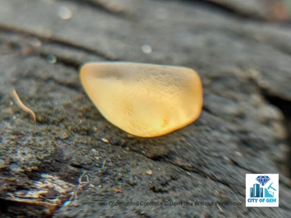 CEYLON NATURAL YELLOW SAPPHIRE ROUGH GEMSTONES - city of gem Ratnapura