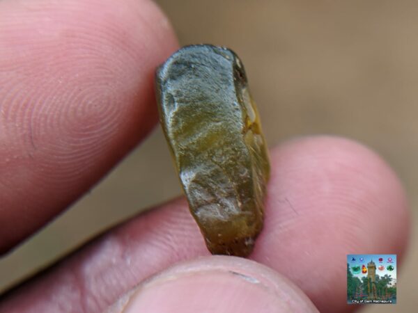 CEYLON NATURAL OLIVE GREEN ZIRCON ROUGH GEMSTONES - city of gem Ratnapura