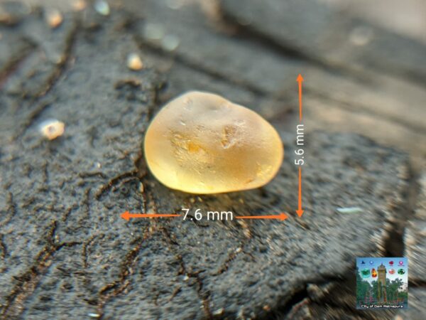 CEYLON NATURAL YELLOW SAPPHIRE ROUGH GEMSTONE - city of gem Ratnapura