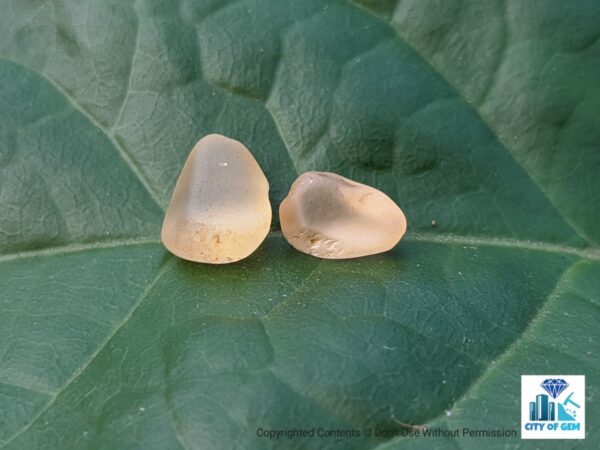 CEYLON NATURAL YELLOW SAPPHIRE ROUGH GEMSTONES - city of gem Ratnapura