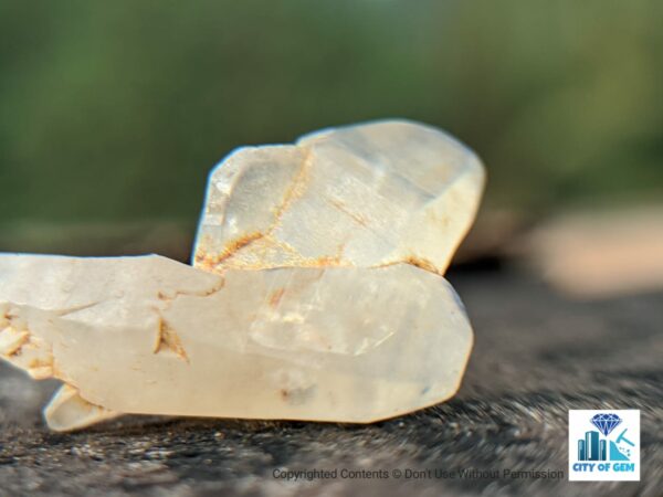 Ceylon Natural Sapphire Twin Crystal - city of gem Ratnapura