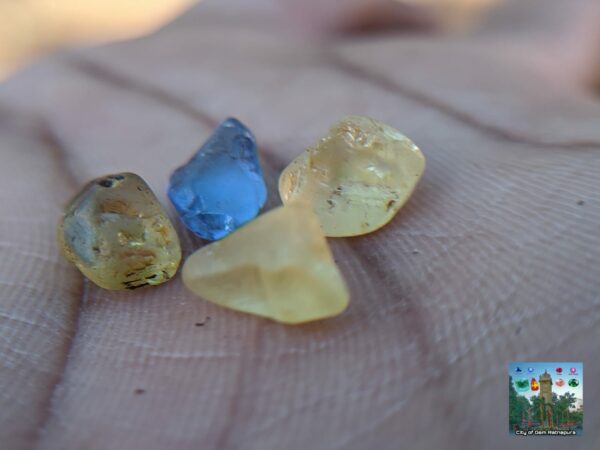 CEYLON NATURAL BLUE SAPPHIRE AND YELLOW SAPPHIRES LOT - city of gem Ratnapura