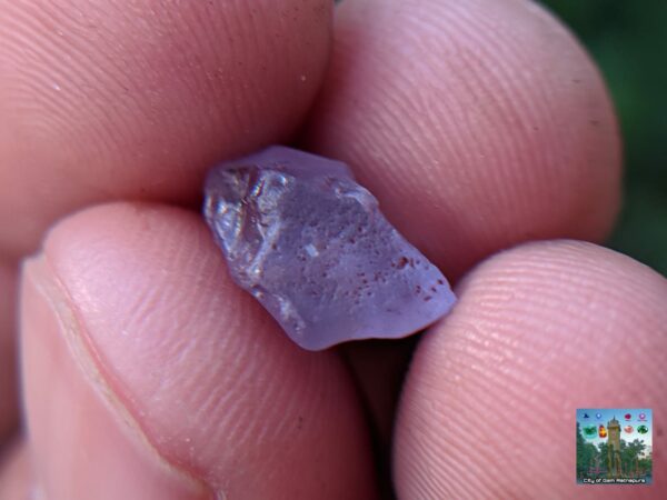 _Ceylon Natural Colour Shifting Violet Sapphire Rough Gemstone ( Colour shifting Violet to Pink ) - city of gem Ratnapura