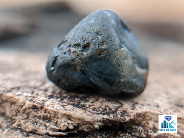 Ceylon Natural Dark Blue Sapphire kaka blue කාක නිල් - city of gem Ratnapura