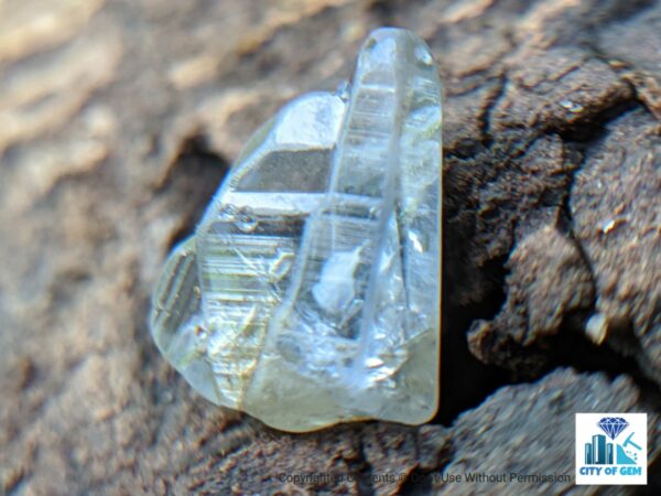 Ceylon Natural Light Blue Sapphire Glass Body Twin Crystal - city of gem Ratnapura