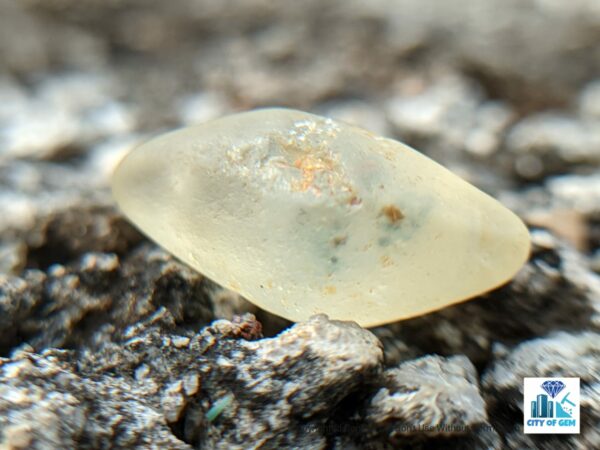 Ceylon Natural Sapphire Crystal - city of gem Ratnapura