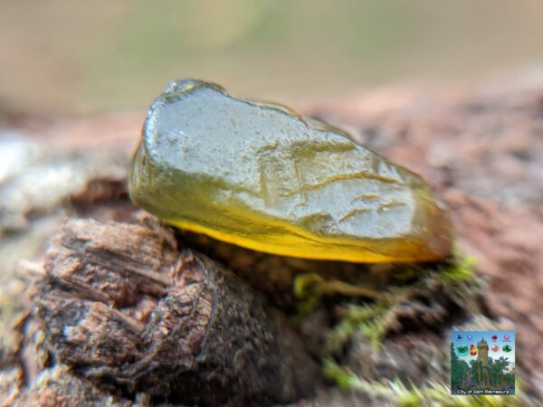 CEYLON NATURAL OLIVE GREEN ZIRCON ROUGH GEMSTONES - city of gem Ratnapura