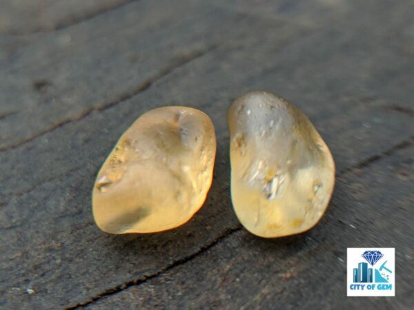 CEYLON NATURAL YELLOW SAPPHIRE ROUGH GEMSTONE - city of gem Ratnapura