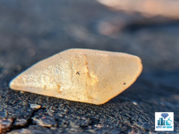 Ceylon Natural Yellow Sapphire Crystal - city of gem Ratnapura