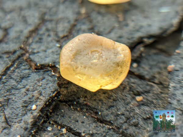 CEYLON NATURAL YELLOW SAPPHIRE ROUGH GEMSTONE - city of gem Ratnapura