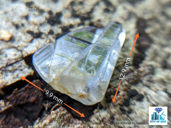 Ceylon Natural Light Blue Sapphire Glass Body Twin Crystal - city of gem Ratnapura