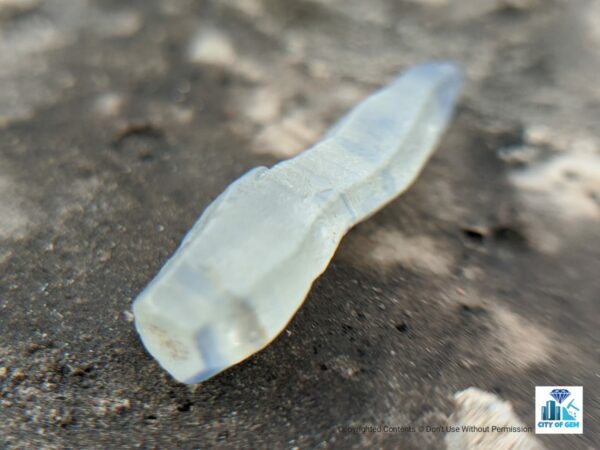 Ceylon Natural Sapphire Crystal - city of gem Ratnapura