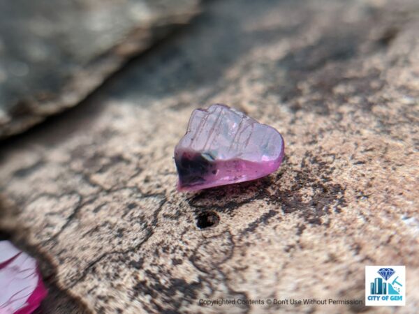 Natural Ruby and Pink Sapphire Rough Gemstones - city of gem Ratnapura