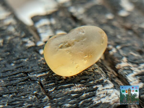 CEYLON NATURAL YELLOW SAPPHIRE ROUGH GEMSTONE - city of gem Ratnapura