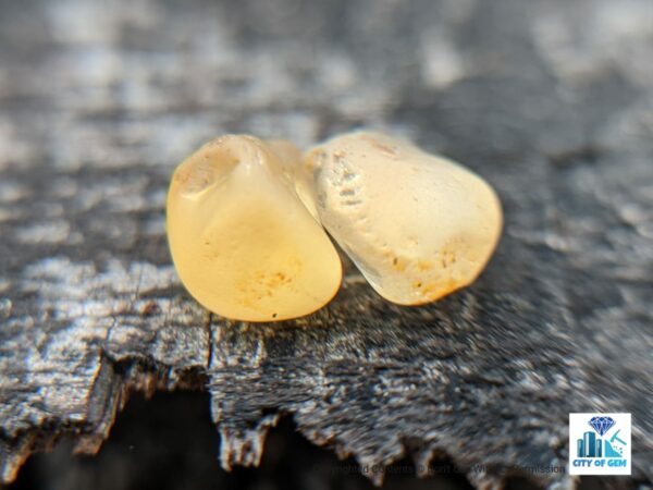 CEYLON NATURAL YELLOW SAPPHIRE ROUGH GEMSTONES COUPLE - city of gem Ratnapura