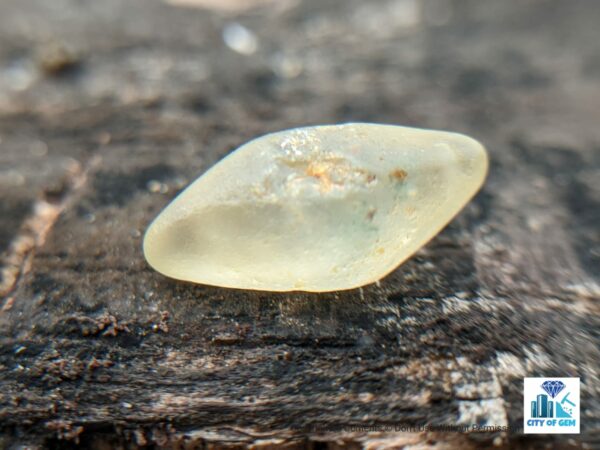 Ceylon Natural Sapphire Crystal - city of gem Ratnapura