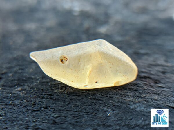 Ceylon Natural Yellow Sapphire Crystal - city of gem Ratnapura