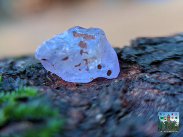 _Ceylon Natural Colour Shifting Violet Sapphire Rough Gemstone ( Colour shifting Violet to Pink ) - city of gem Ratnapura