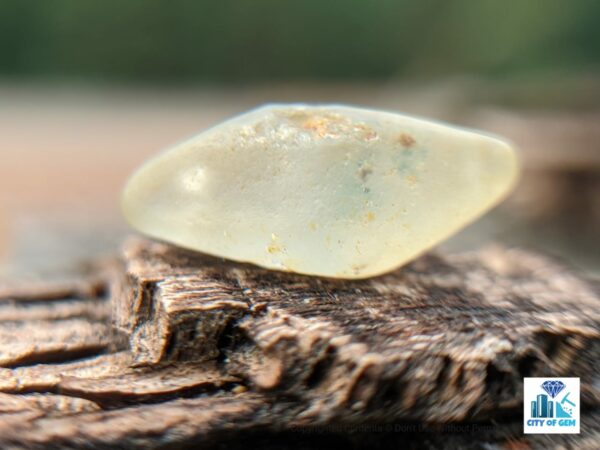 Ceylon Natural Sapphire Crystal - city of gem Ratnapura