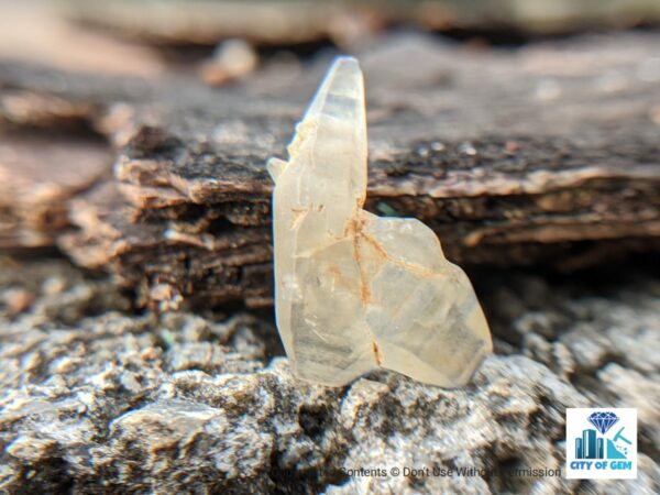 Ceylon Natural Sapphire Twin Crystal - city of gem Ratnapura