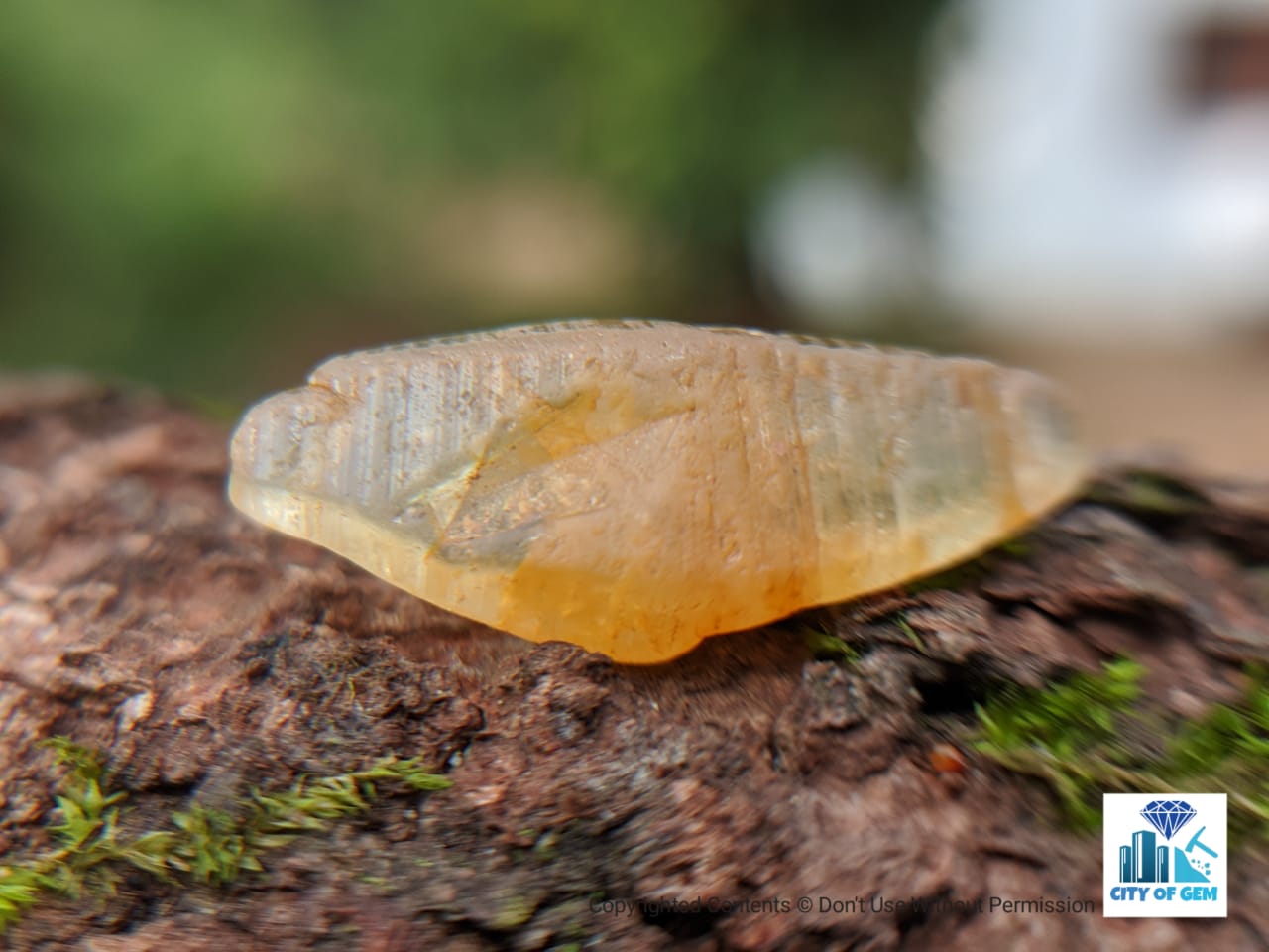 yellow sapphire crystal