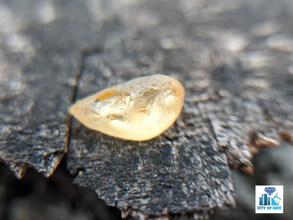 CEYLON NATURAL YELLOW SAPPHIRE ROUGH GEMSTONES COUPLE - city of gem Ratnapura