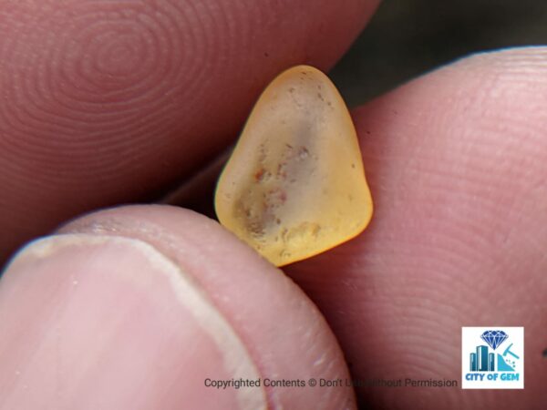CEYLON NATURAL YELLOW SAPPHIRE ROUGH GEMSTONES - city of gem Ratnapura