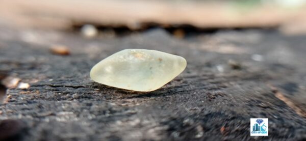 Ceylon Natural Sapphire Crystal - city of gem Ratnapura