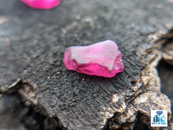 Natural Ruby and Pink Sapphire Rough Gemstones - city of gem Ratnapura