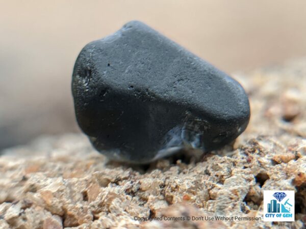 Ceylon Natural Dark Blue Sapphire kaka blue කාක නිල් - city of gem Ratnapura