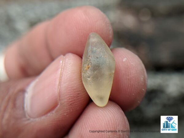 Ceylon Natural Sapphire Crystal - city of gem Ratnapura