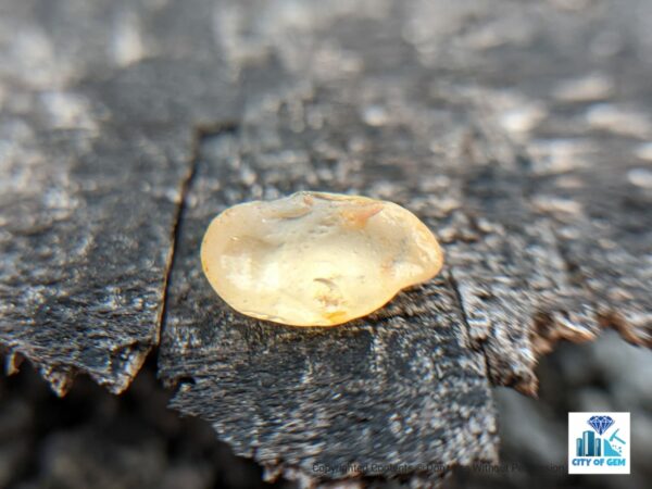 CEYLON NATURAL YELLOW SAPPHIRE ROUGH GEMSTONES COUPLE - city of gem Ratnapura