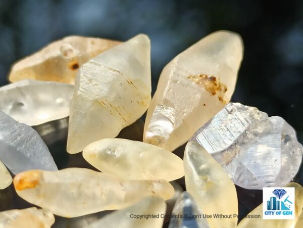 Ceylon Natural Sapphire Términated Crystal Lot ( Rough Glass Body ) - city of gem Ratnapura