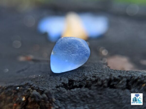 Ceylon Natural Blue and Yellow Sapphire Rough Gemstones - city of Gem Ratnapura