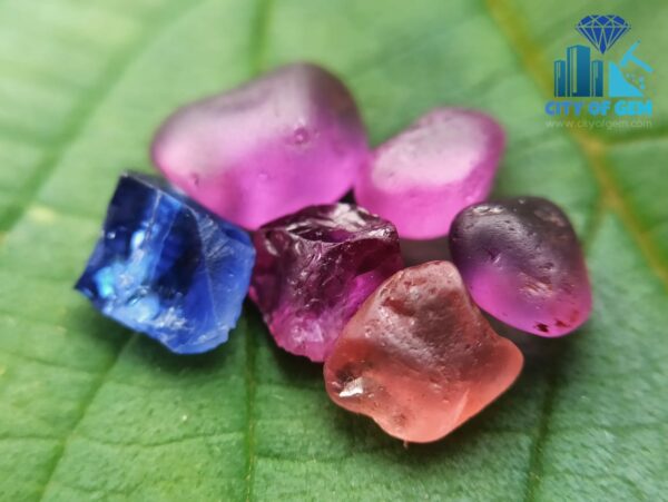 Ceylon Natural Sapphire Rough Gemstones with Fine Quality Padparadscha - city of gem Ratnapura
