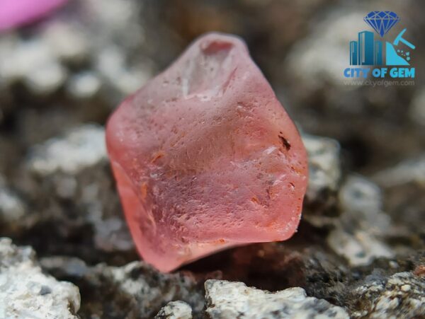Ceylon Natural Sapphire Rough Gemstones with Fine Quality Padparadscha - city of gem Ratnapura