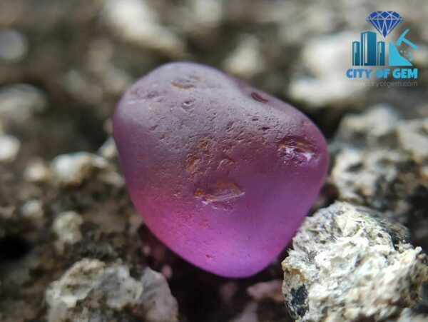 Ceylon Natural Sapphire Rough Gemstones with Fine Quality Padparadscha - city of gem Ratnapura