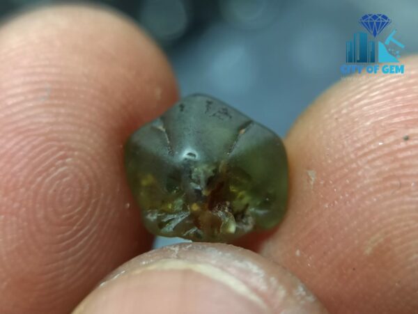 Very Rare Natural Chrysoberyl Alexandrite Sixling (flower) Crystal from Sri Lanka - city of gem Ratnapura