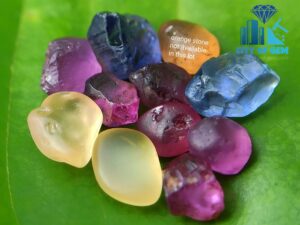 Ceylon Natural Sapphire Rough Alluvial Gemstones with colour change Sapphire