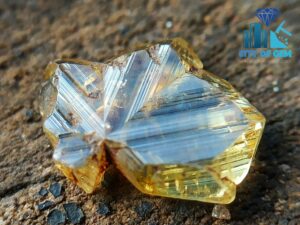 Rare Natural Chrysoberyl Transparent Sixling (flower) Crystal from Sri Lanka
