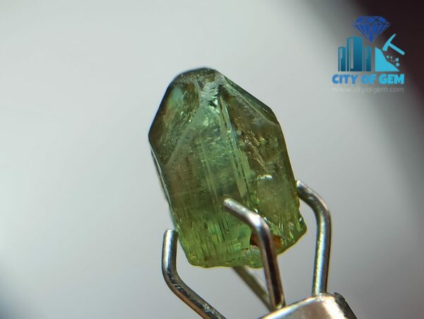 Excellent transparent Rare Natural Chrysoberyl Alexandrite Complete Crystal with growth Marks City of gem Ratnapura